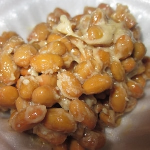 【納豆】パルメザンチーズ＋黒胡椒＋オリーブオイルで